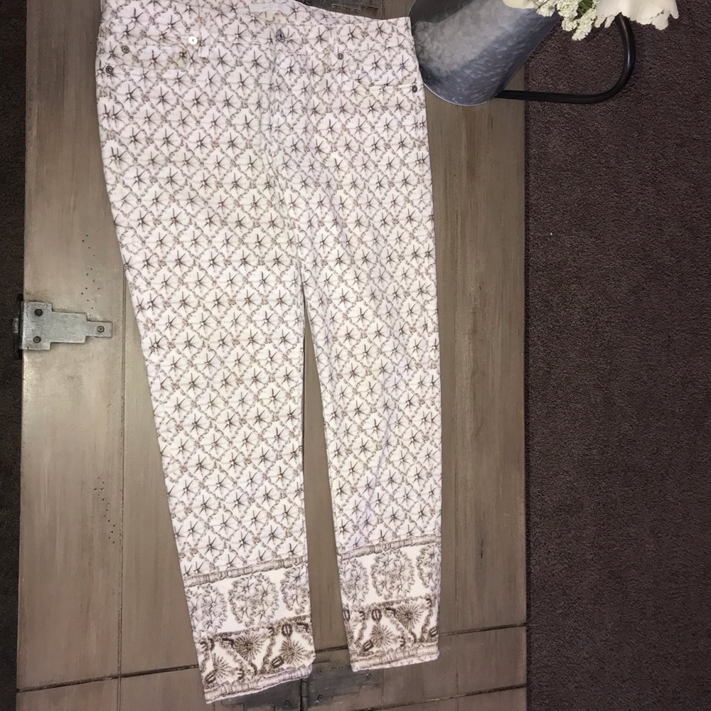 7 for all Mankind Capris w/rhinestones